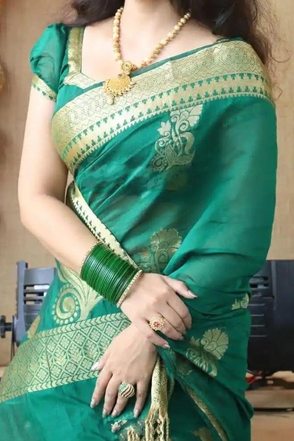 RAMA GREEN COLORED TRADITIONAL SILK SAREE WITH BLOUSE FOR WOMEN