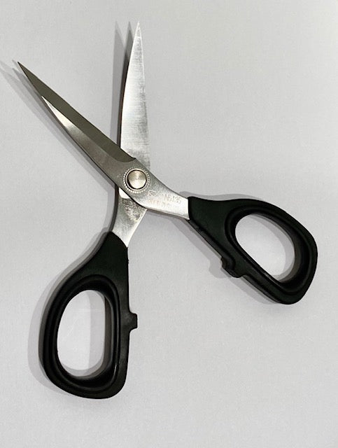 5 1/2 Serrated Scissor by Kai