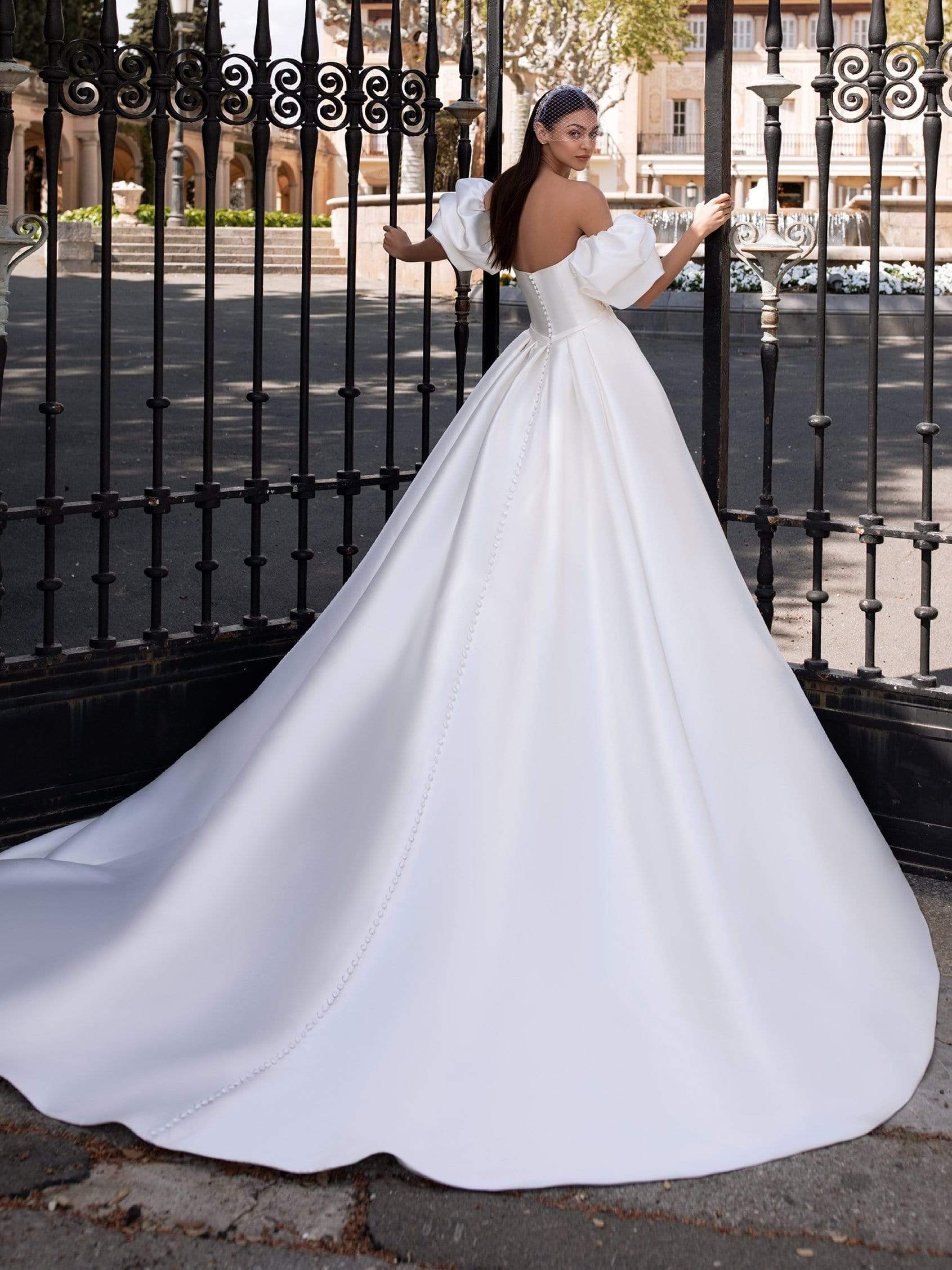 Pronovias: Ixion – Camellia Bridal Shop