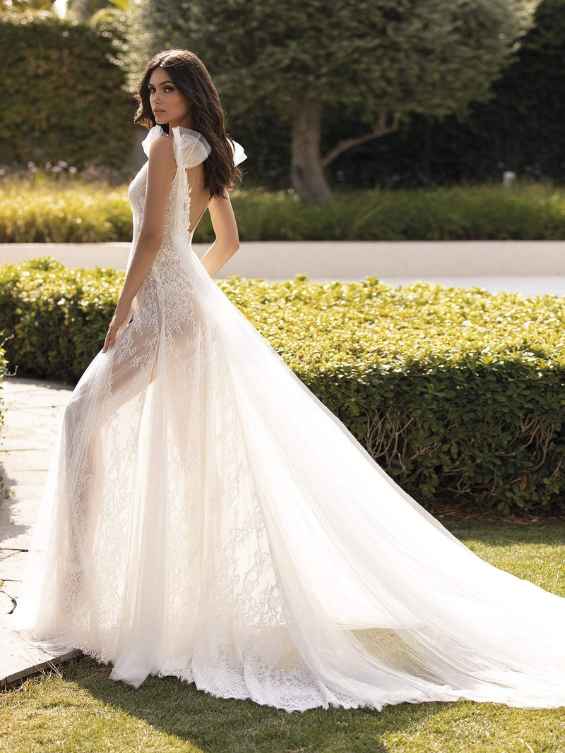 pronovias lauren