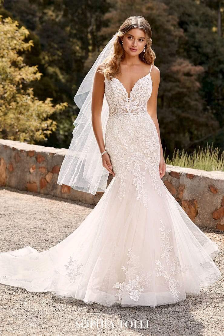 Sophia Tolli: Y22046 - Skylar