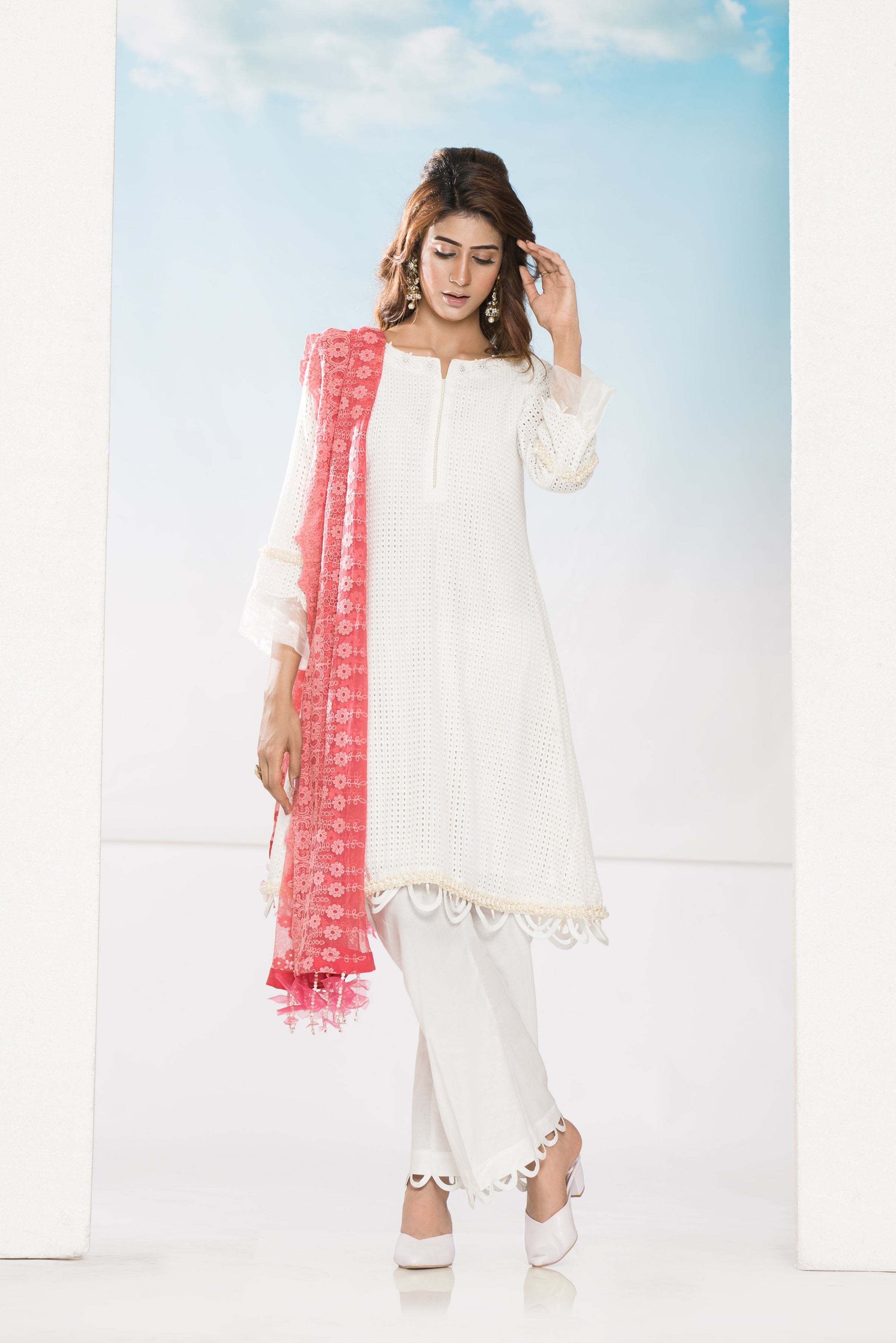 white dresses for girls pakistani