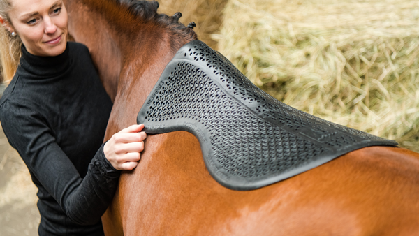 english riding saddle pads to stop saddle slip