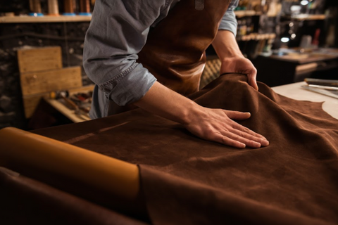 leather maker horse saddles