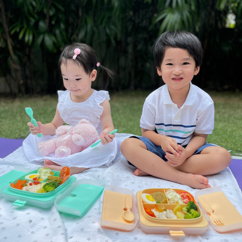 YURICA kid models with Yaytray Picnic scene