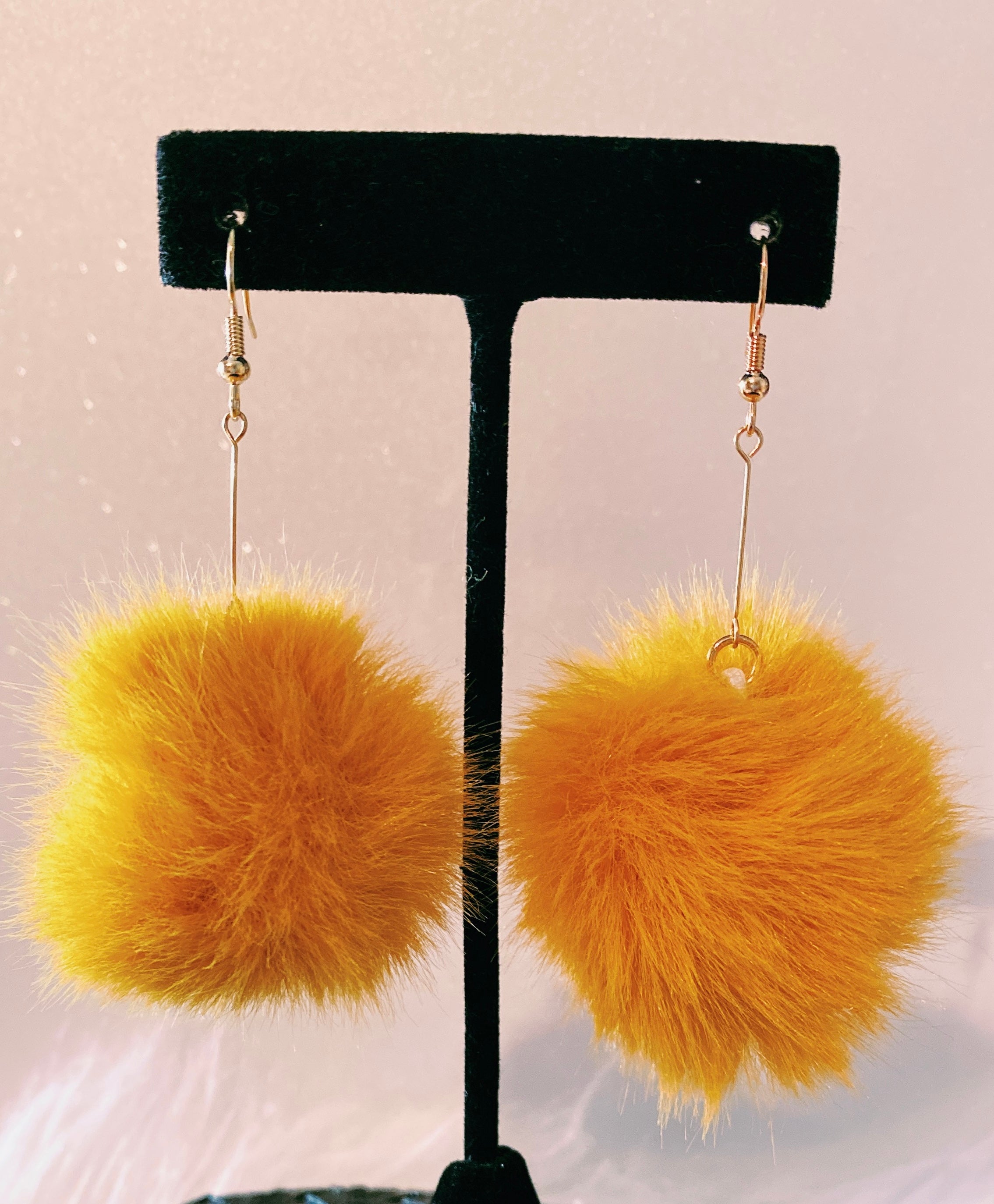 Small Pom Pom earrings