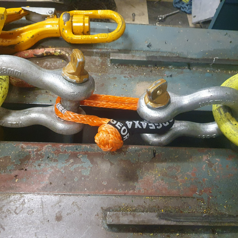 Soft Shackles are an alternative to steel shackles, made of Synthetic rope (well known as Dyneema/ spectra etc). Lighter, Stronger, and more flexible. Hand spliced in Australia, Tested by NATA-accredited lab can float in water. Protective sleeve fitted