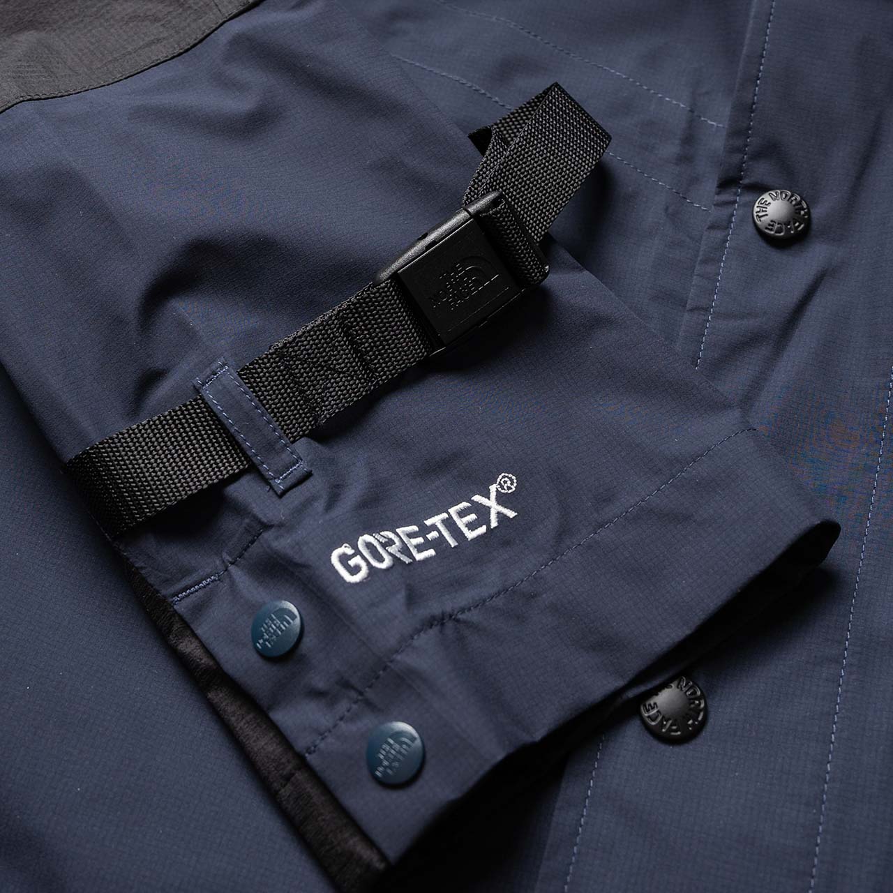 the north face black series kk gore-tex light coat jacket (navy)