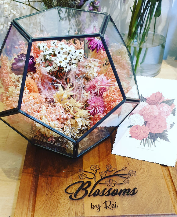 Preserved Flowers in Hexagon