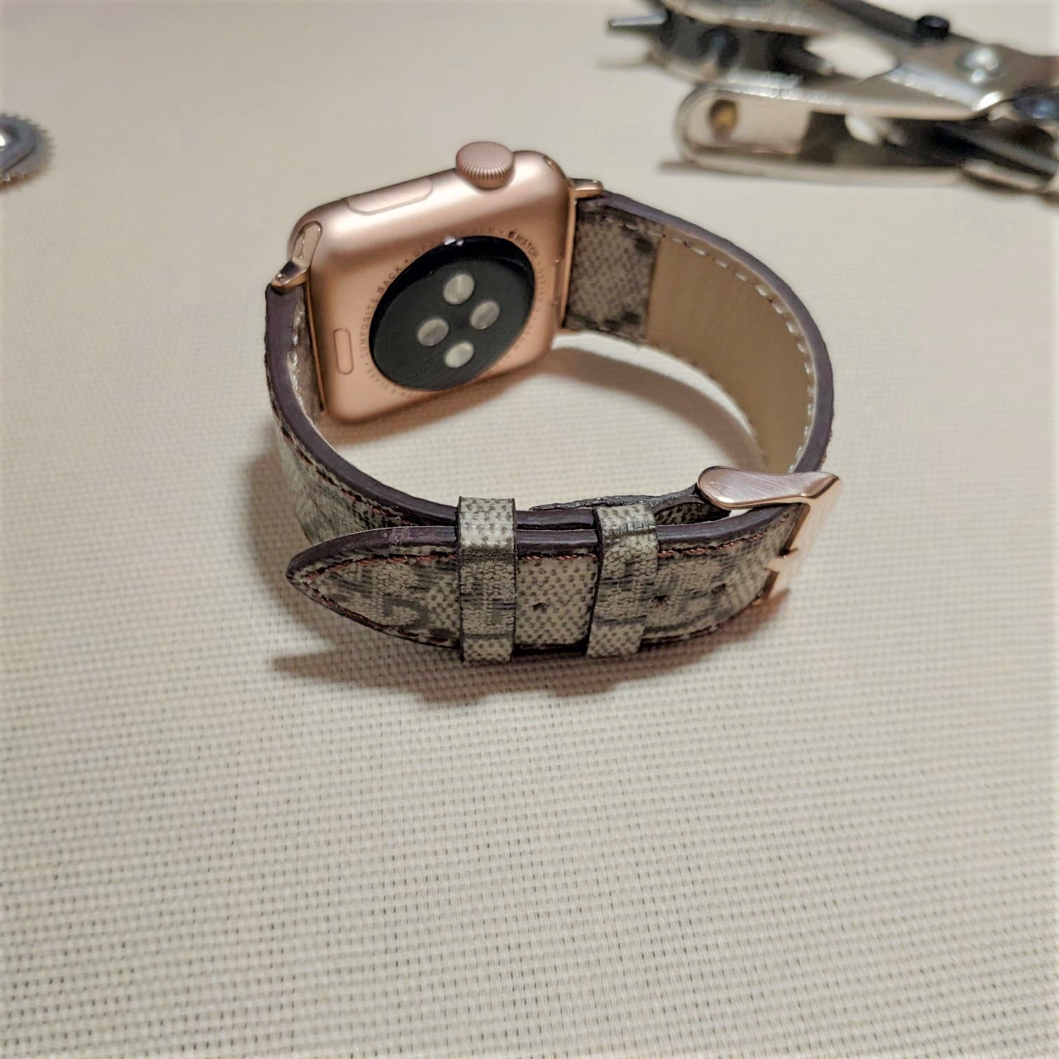 apple watch series 5 44mm gucci band