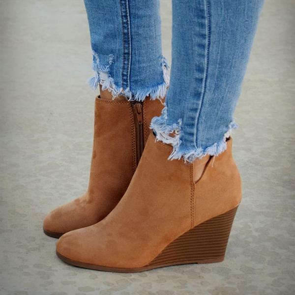 Variedshoes Side Slit Wedge Booties