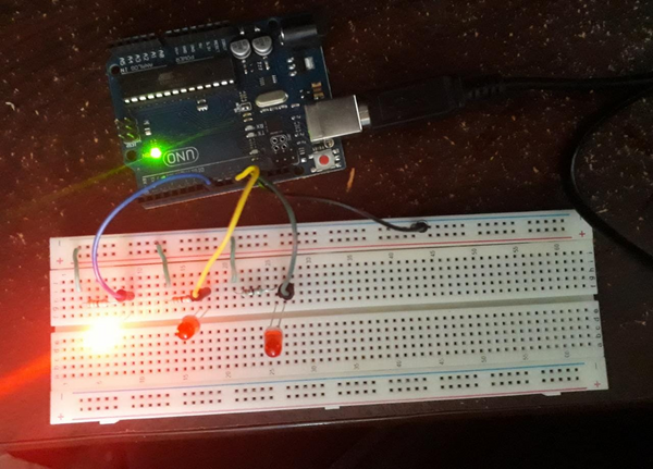 Aprende a encender y apagar un LED en Arduino - MECABOT