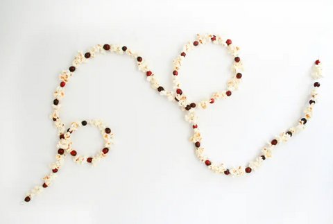 DIY cranberry and popcorn garlands - instead of tinsel