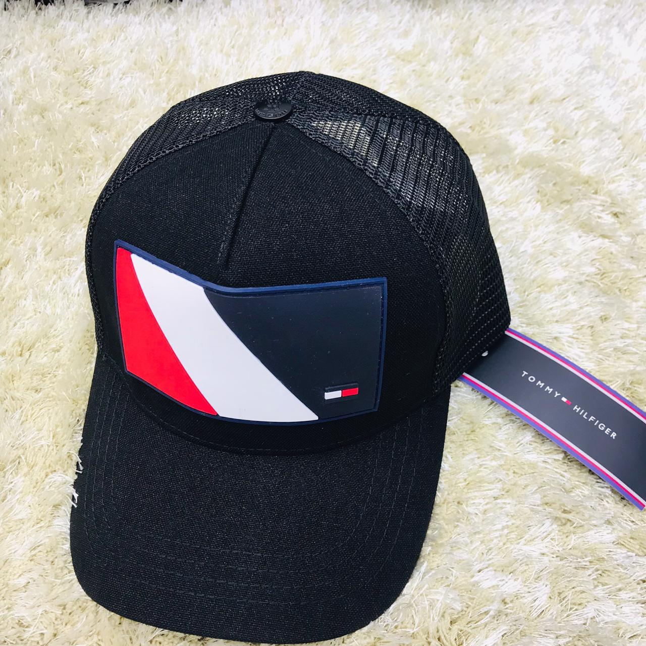 tommy hilfiger logo colors