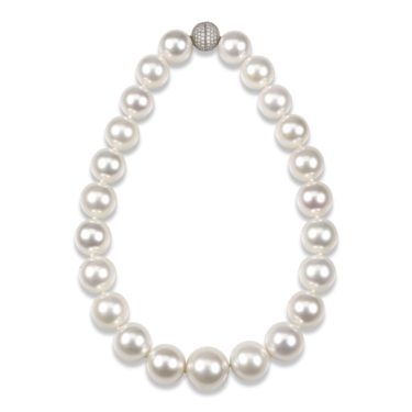 These South Sea pearls are exceptionally rare and could be damaged by storage in environments that are too cold or dry.