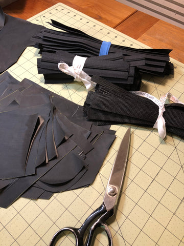 assembling fanny packs components