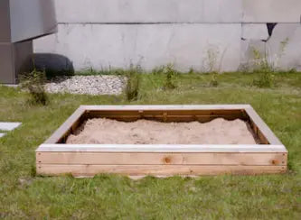 Dust bathing box for chickens