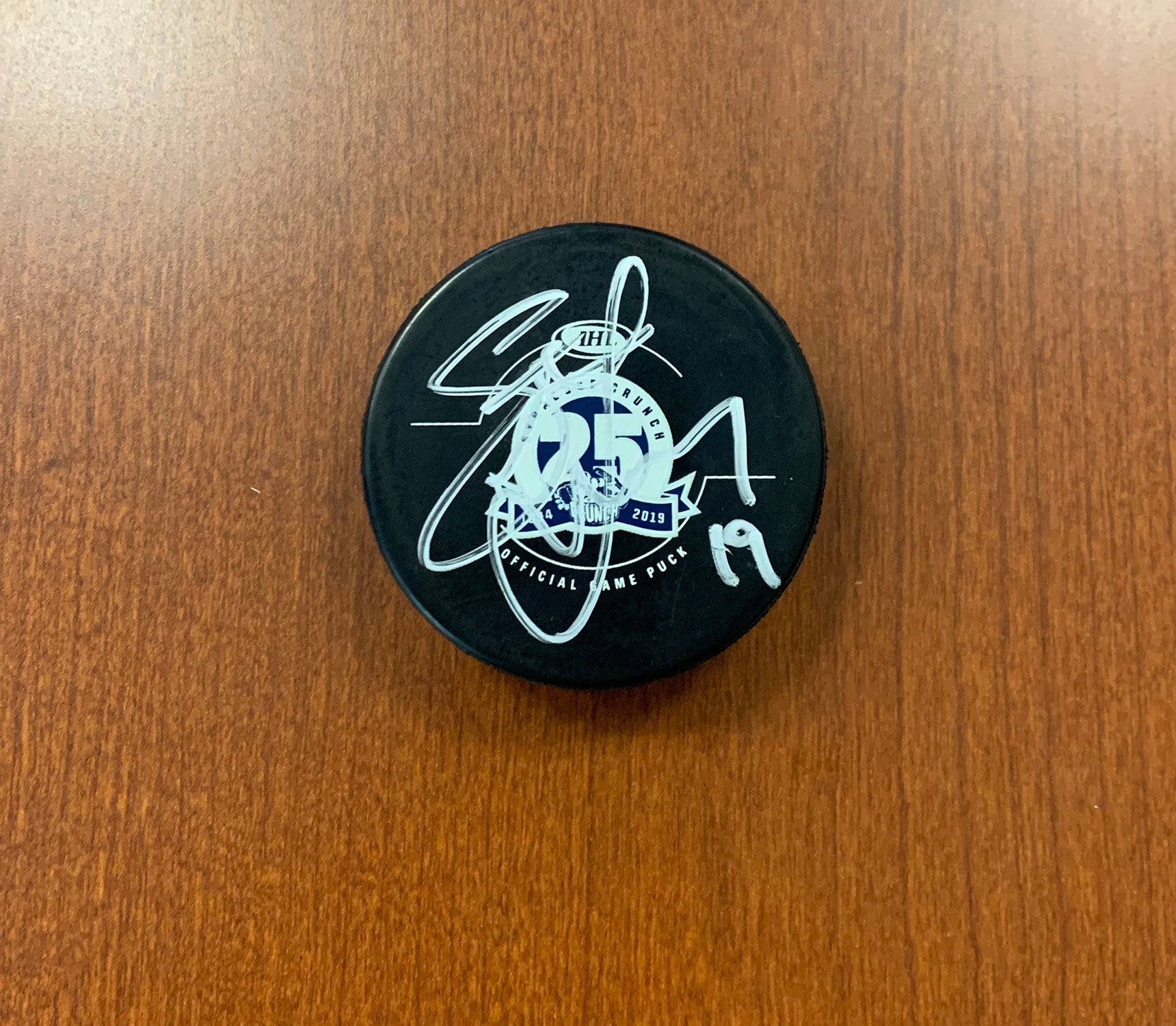 steve yzerman signed puck