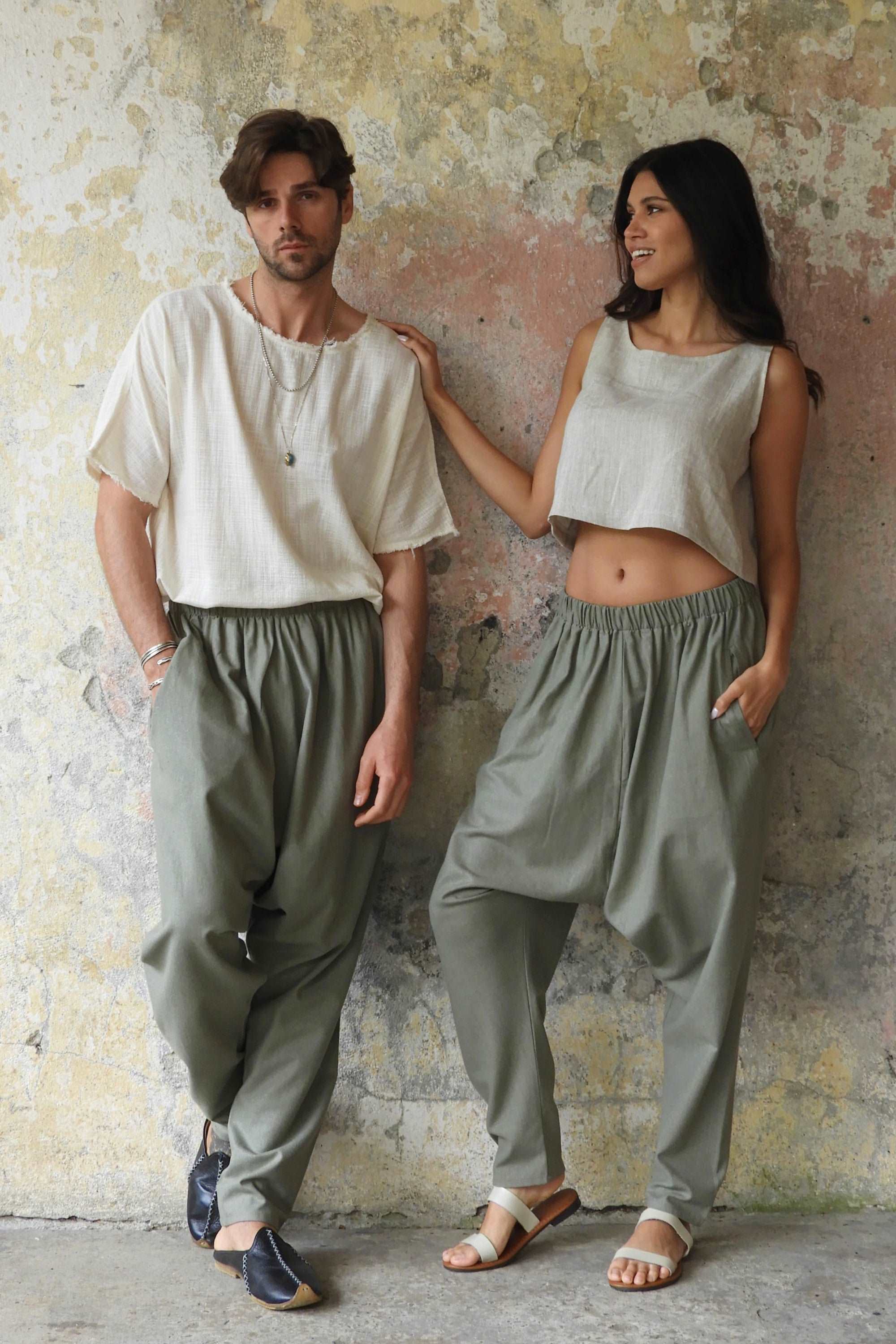 https://cdn.shopify.com/s/files/1/0083/6793/1492/files/gender-neutral-linen-trousers-_1.jpg?v=1698665706&width=2000