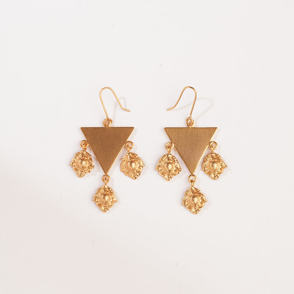 GOLD PLATED 3 DIAMOND ENGRAVING 'V' SHAPE EARRING