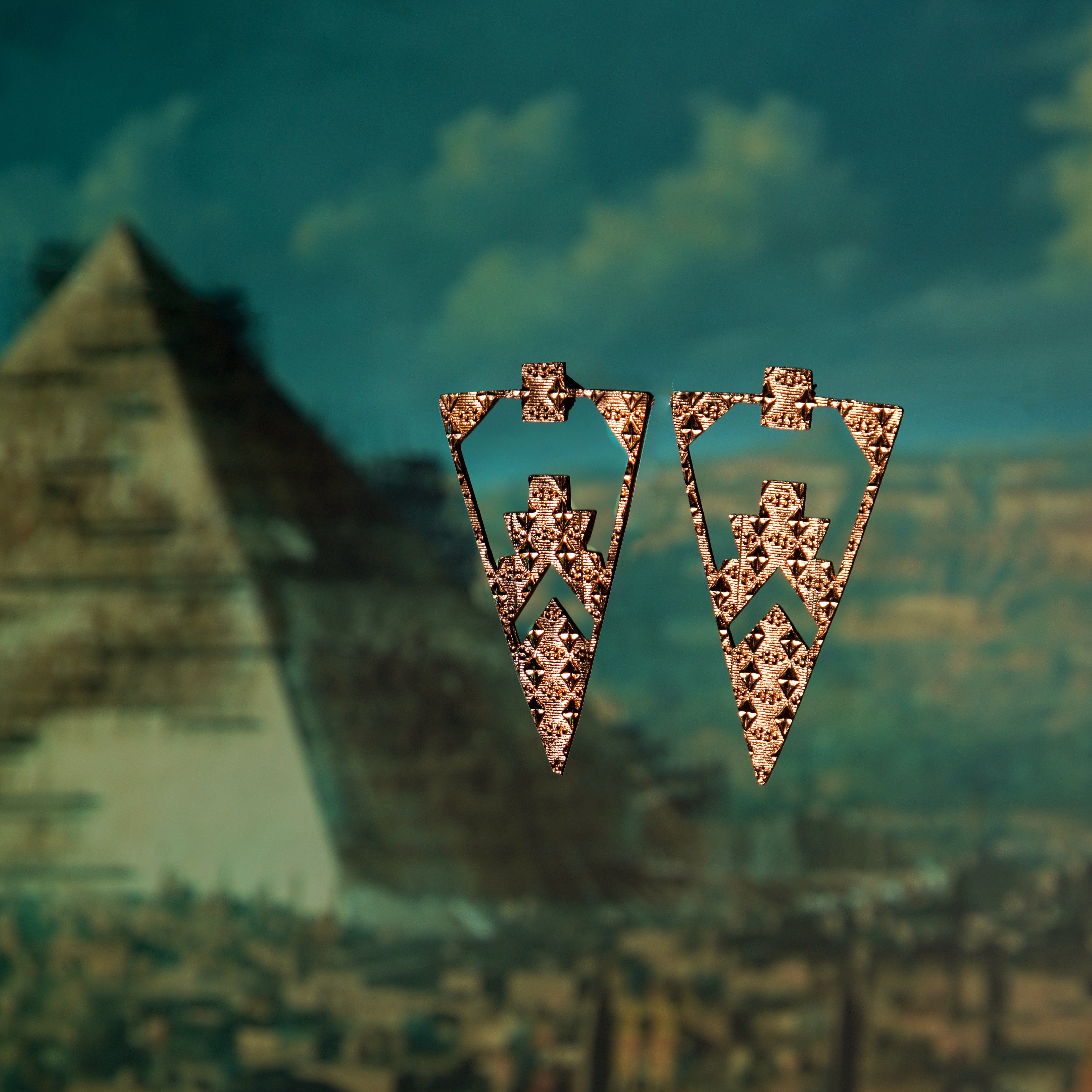 RELICS EARRING