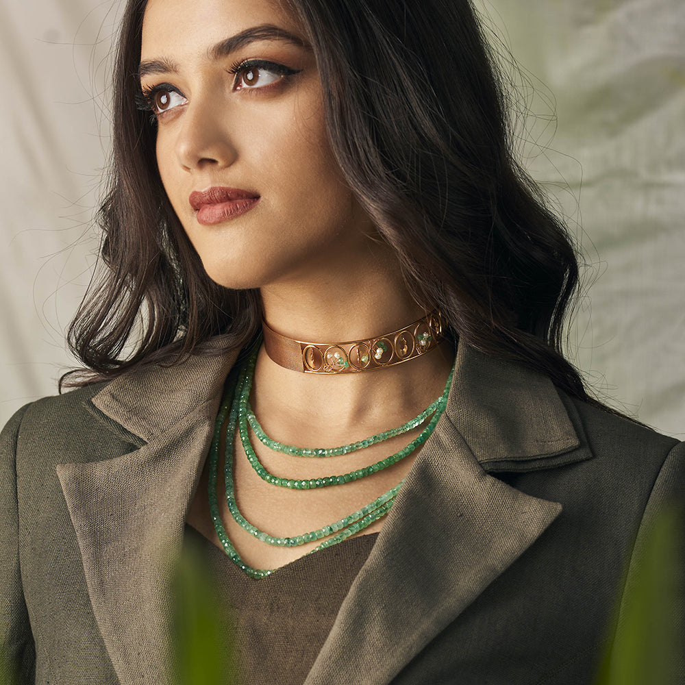 Camouflage choker with emeralds