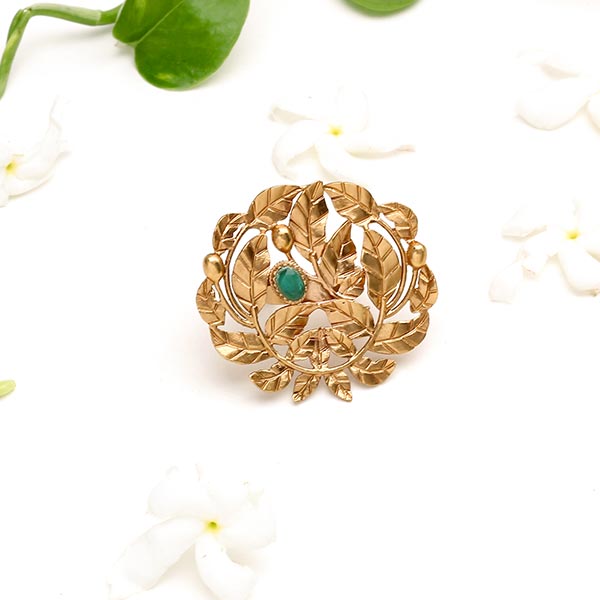 GOLD TONED ROSE VINE RING WITH GREEN CRYSTAL