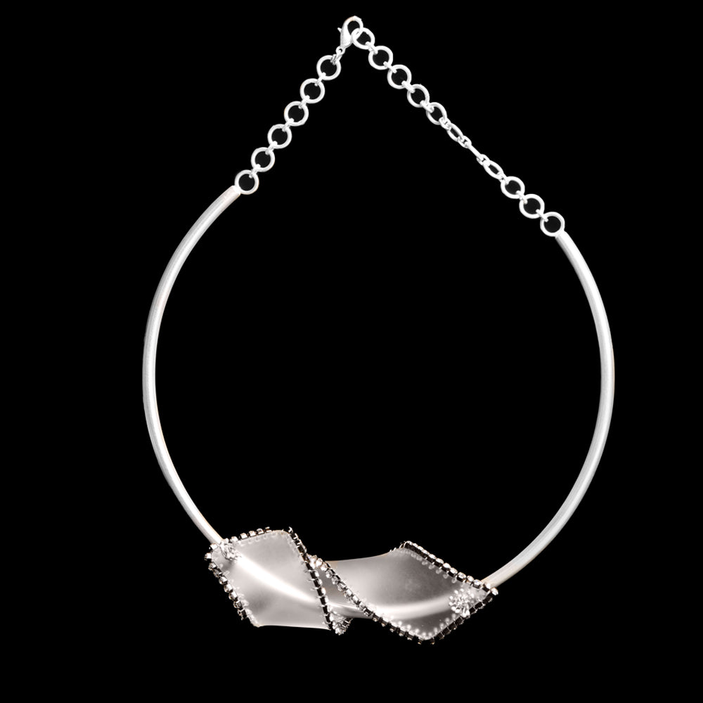 LUNAR WAVE NECKLACE