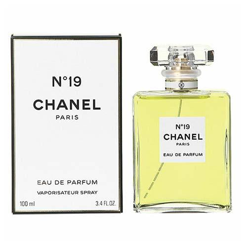 No. 19 by Chanel for Women, Eau De Parfum Spray, 3.4 Ounce Scent
