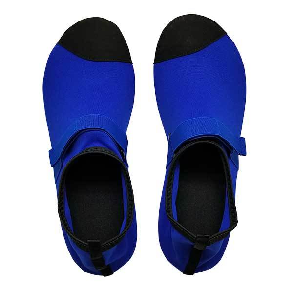 mens water shoes canada