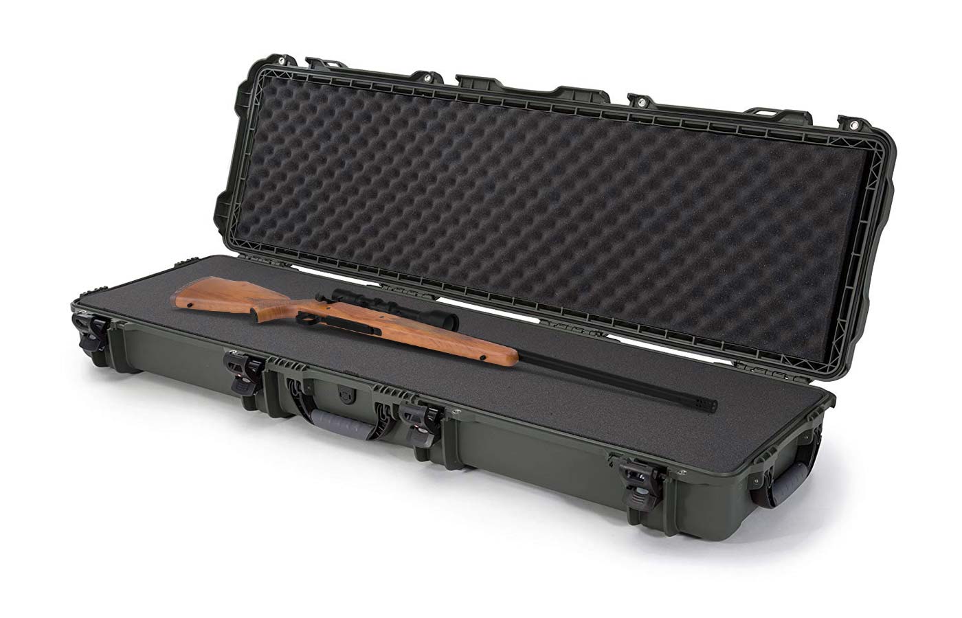 Nanuk 995 rifle case with a Winchester Model 70