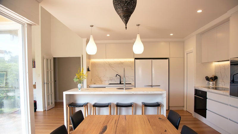 ontwerp loterij Suradam Kleine woonkamer met open keuken inrichten | Walljar.com