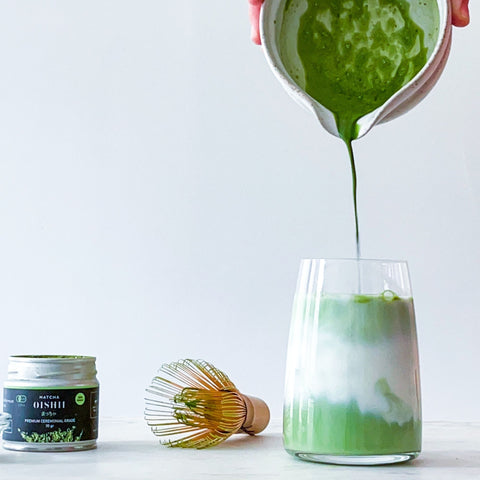 Wie man einen Matcha Latte macht – Matcha Oishii