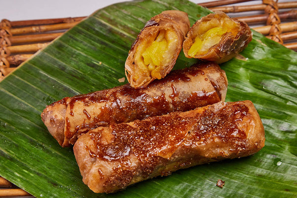 Turon served on a banana leaf. (Source: The Maya Kitchen)