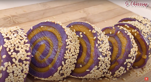 For a unique presentation of this popular dessert, make a sapin-sapin roll! (Source: So Charrrap)