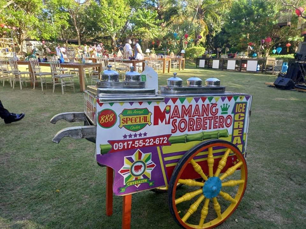 A Filipino ice cream, aka sorbetes, served up the traditional way: from a cart!