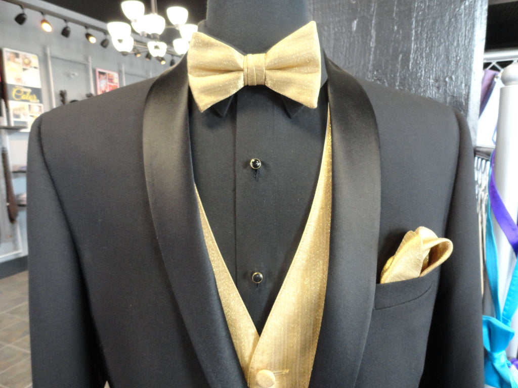 The Power of Contrast: Why Black and Gold Suit Stands Out
