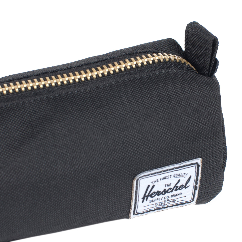 Herschel Supply Settlement Pencil Case - Black :: Maxton Men