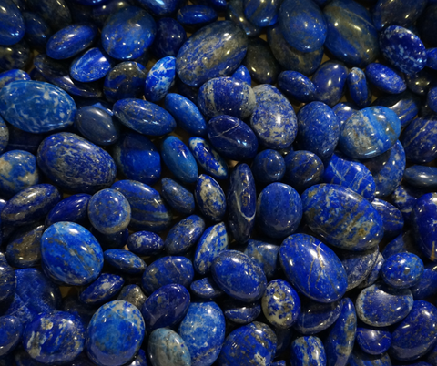 Lapis lazuli to connect with spirit guides