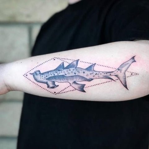Traditional Black And Red Shark Tattoo On Right Arm