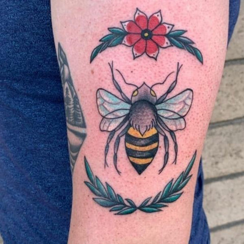 Traditional bee tattoo 1  Traditional tattoo bee Bee tattoo Traditional  butterfly tattoo