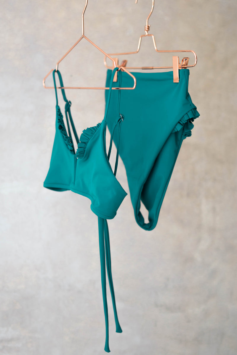 Bikini in hangers. Aqua. ECONYL. Made in Yucatan.