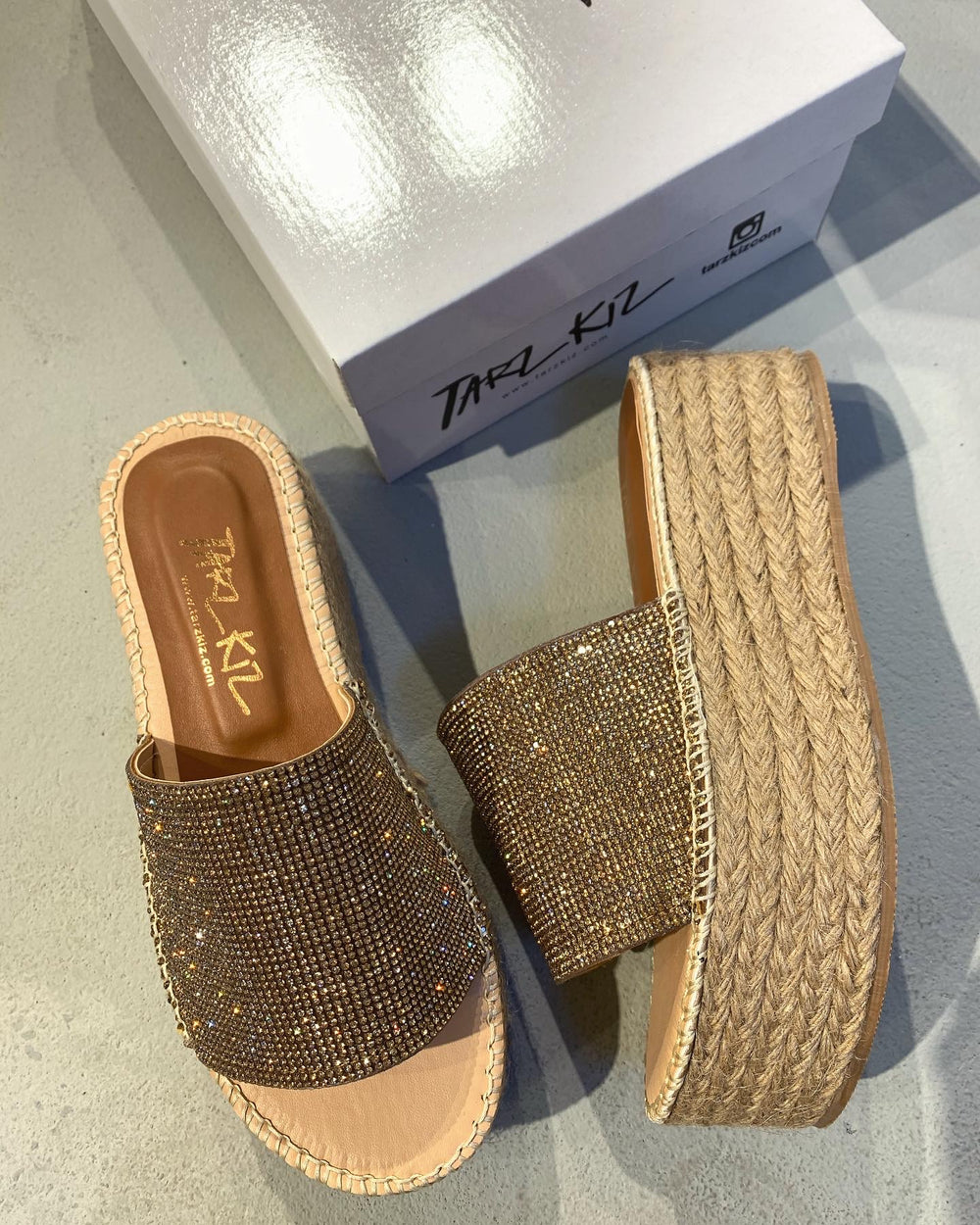PALM BRONZ TAŞLI HASIR TERLİK
