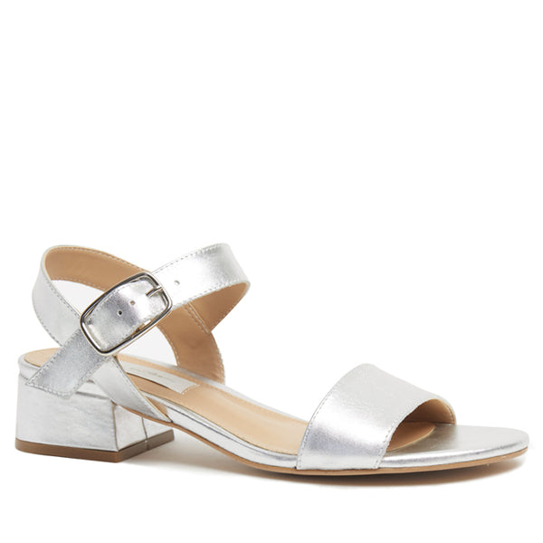 Julianne Sandal