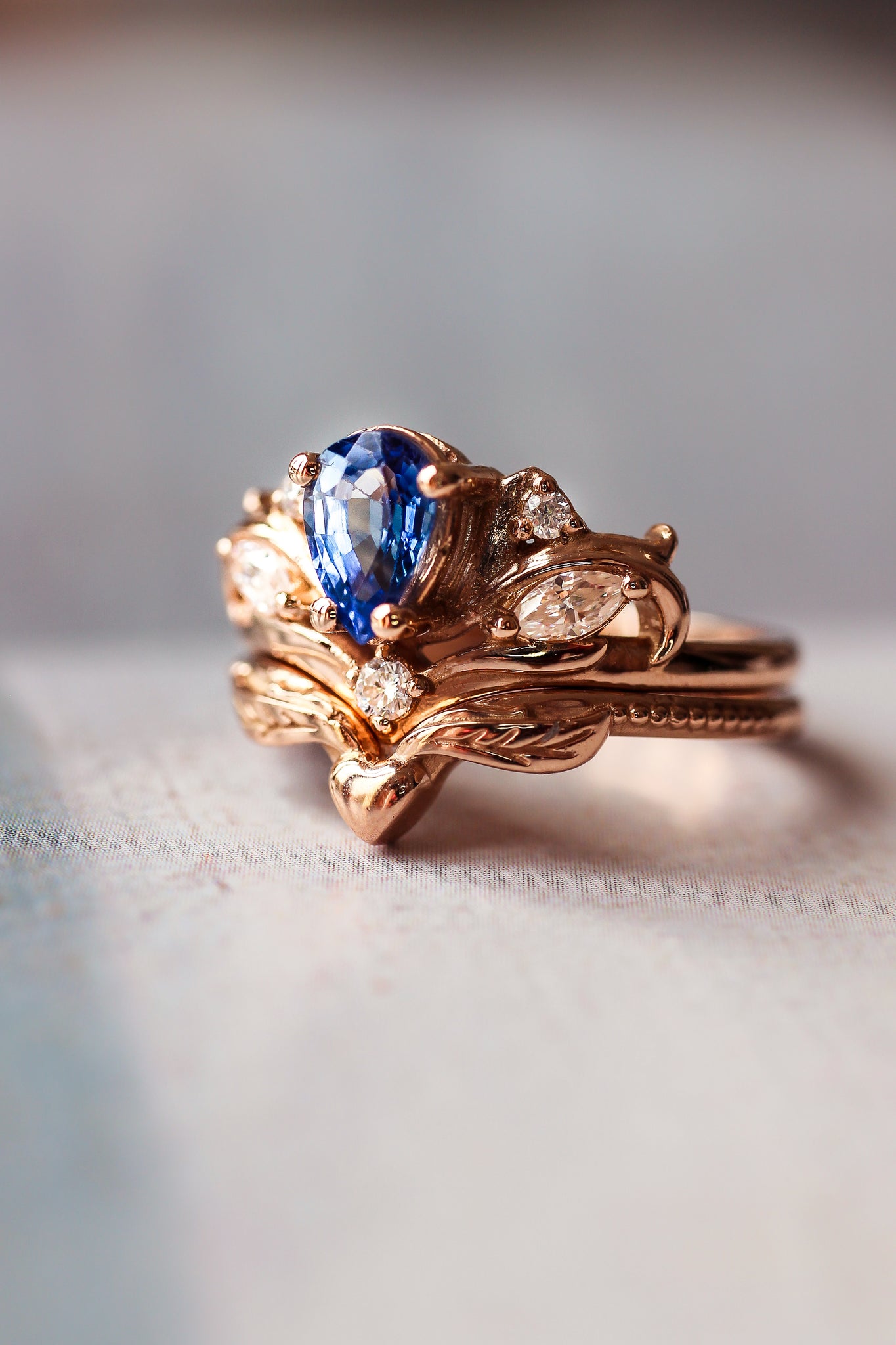 Bridal ring set with pear cut sapphire / Swanlake | Eden Garden Jewelry™