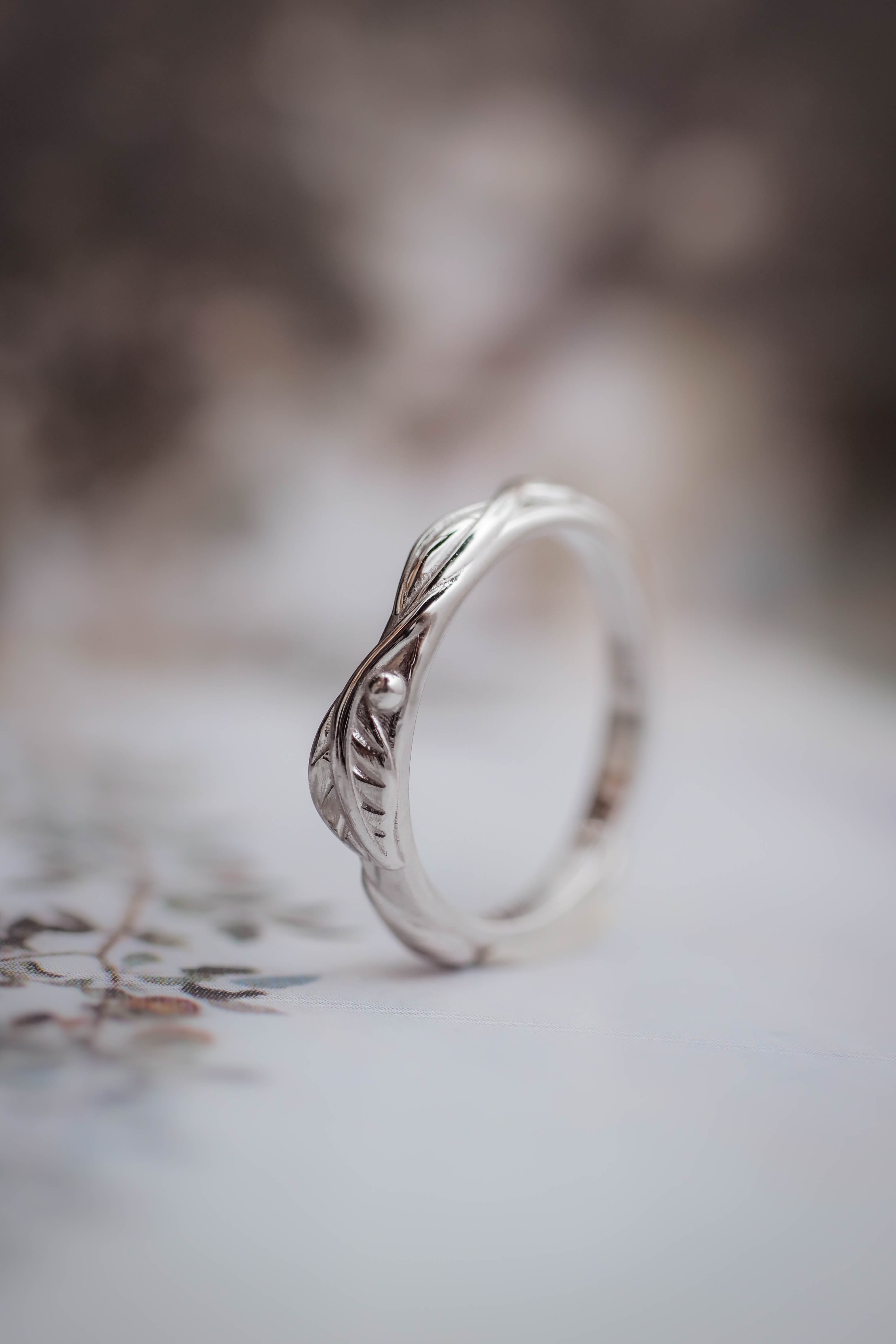 Twig ring with five leaves, stacking wedding band for woman | Eden ...