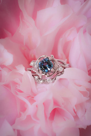 Blue topaz cabochon cut charming Blossom ring
