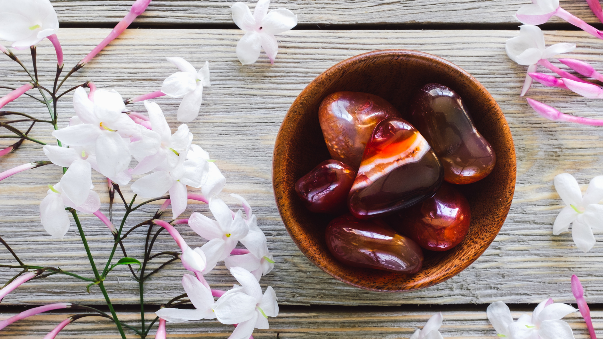 Red Carnelian to manifest new year resolutions