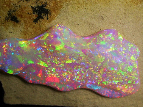 62 Carat Brazilian Crystal Opal - Wikipedia | Peters Vaults