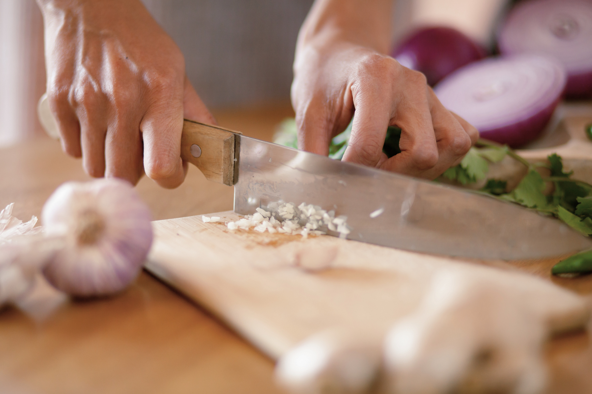 garlic chopping